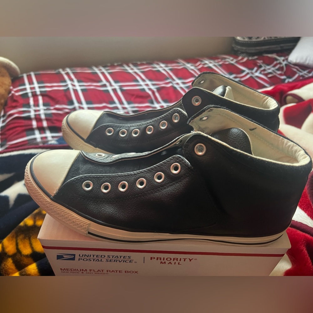 Leather Converse Size 11 No laces or box